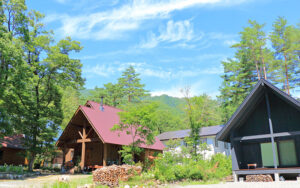 別荘は投資目的として有効？貸別荘のメリット・デメリットをご紹介