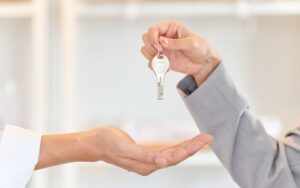 民泊運営代行とは？費用相場や代行会社の選び方について解説